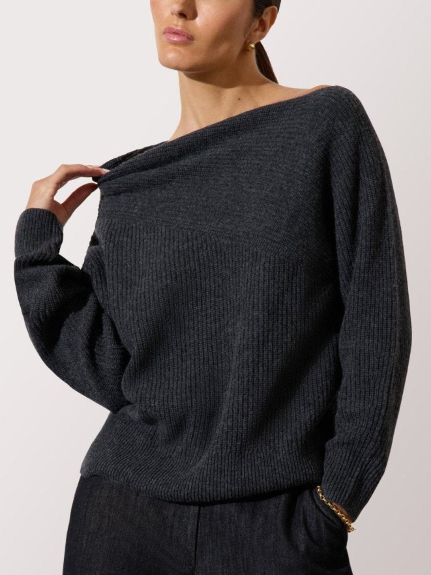 The Hart Off Shoulder